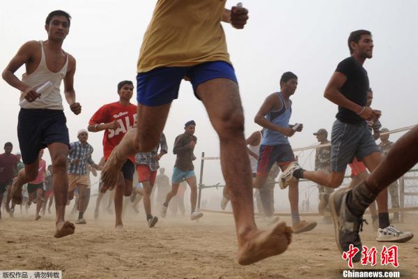 ʵ�ģ�ӡ�Ȱ�ķ���±�ѡ�ο������ܲ��ԣ�ͼ��